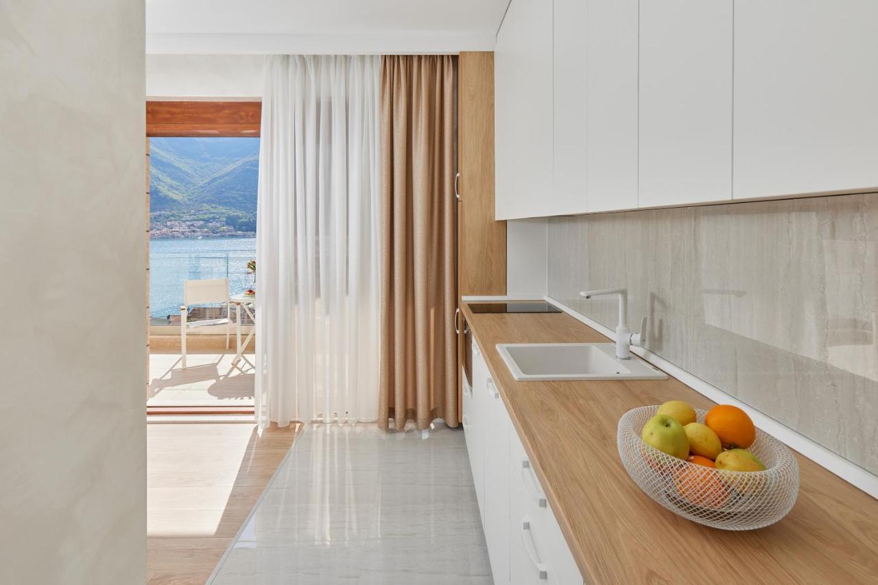Apartment Noa With Sea View 코토르 외부 사진